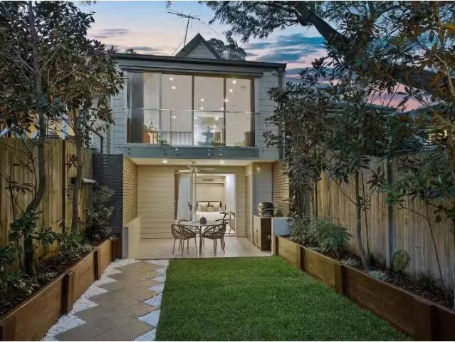 Cheap 4 BR 14 Christie Street, Wollstonecraft House for rent.