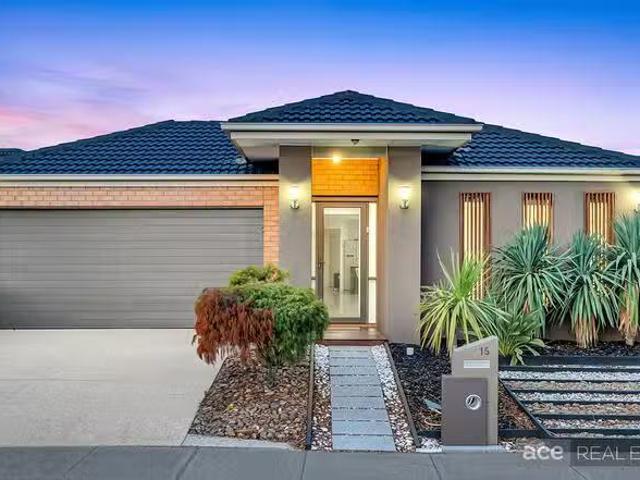 Rental! 4 BR 15 Hilderbrand Avenue, Williams Landing, VIC 3027