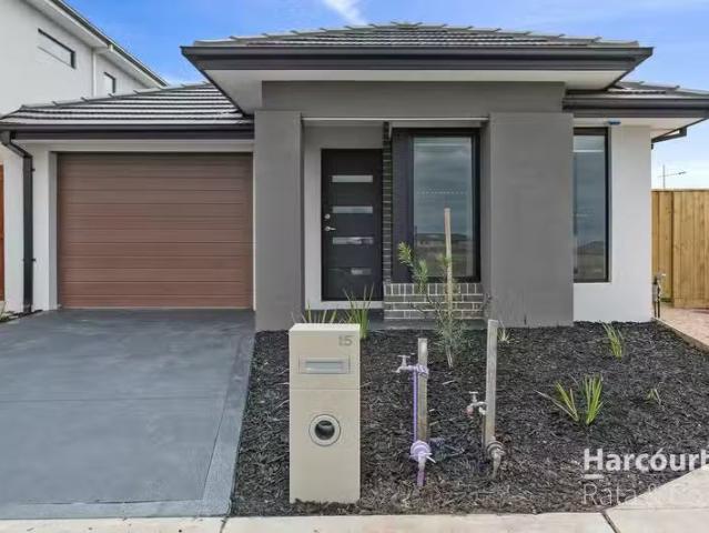 Charming 4 BR 15 Kanangra Street, Mambourin, VIC 3024 House.