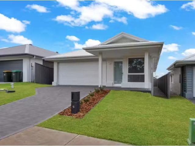 For Rent! 4 BR 15 Stonewall Drive, NORTH ROTHBURY House for re.