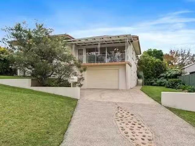 Nice 4 BR 15 Shepherd Street, Nowra, NSW 2541