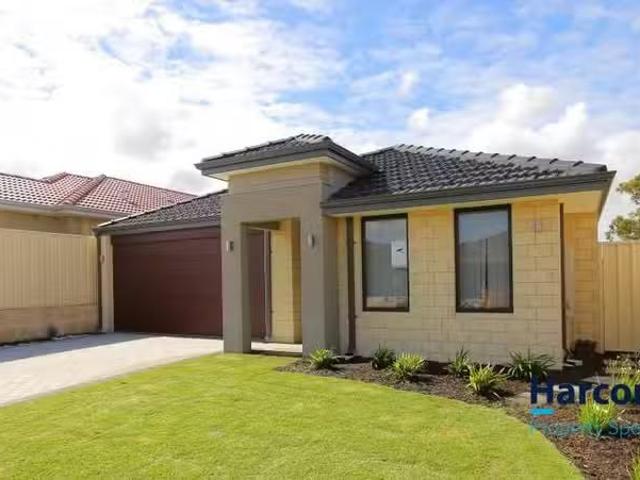 Just in! 4 BR 16 Birch Road, AUBIN GROVE, WA 6164 House for.
