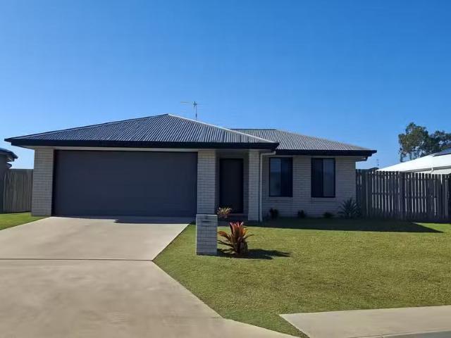 For Rent! 4 BR 16 Larissa Way, URANGAN, QLD 4655 House for R.