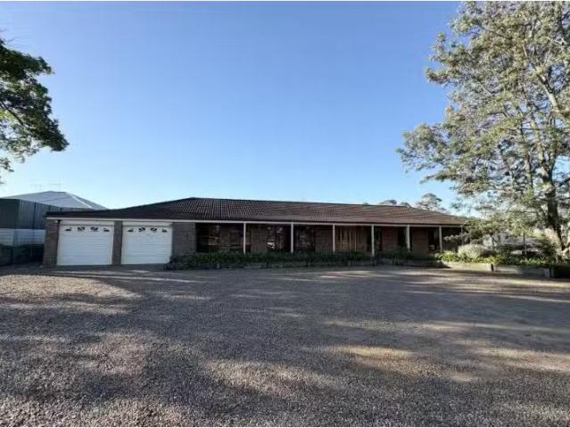 For Rent! 4 BR 171 Richardson Road, Raymond Terrace House for.