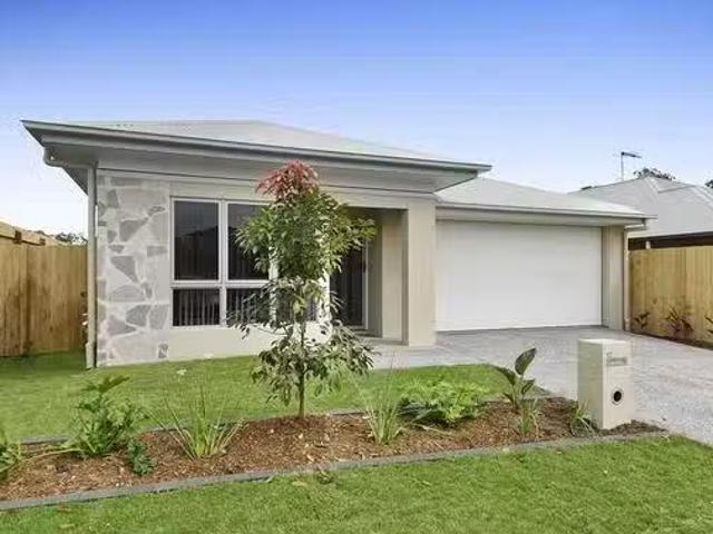 Just in! 4 BR 17 Clara Street, South Maclean, QLD 4280