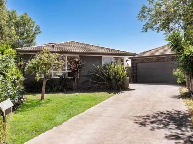 Deal! 4 BR 17A Kevin Street, Bundoora VIC 3083 House Auction