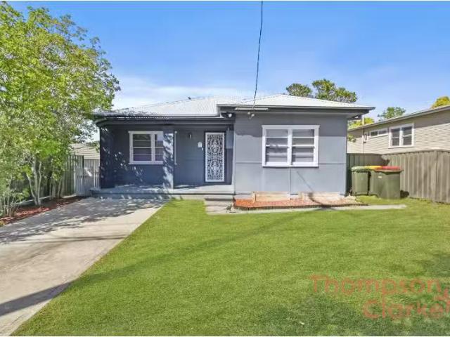 Deal! 4 BR 101 Collinson Street, TENAMBIT House for rent List.