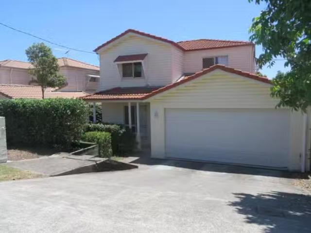 Cozy 4 BR 105 Bolton Street, Eight Mile Plains, QLD 4113