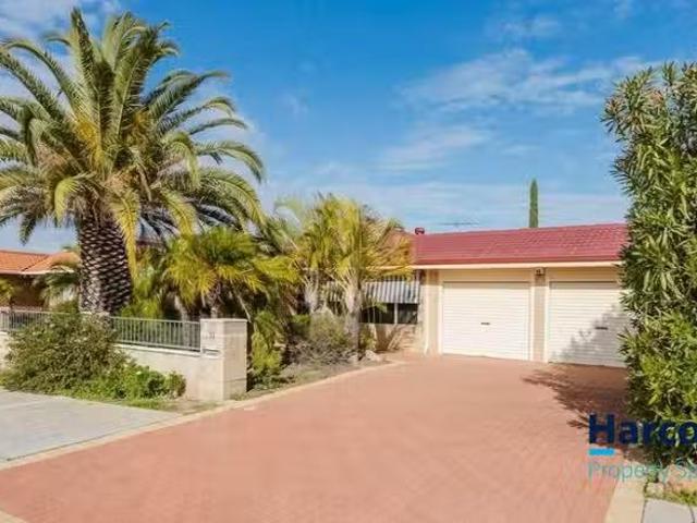 Rental! 4 BR 10 Marco Polo Mews, CURRAMBINE, WA 6028 House f.