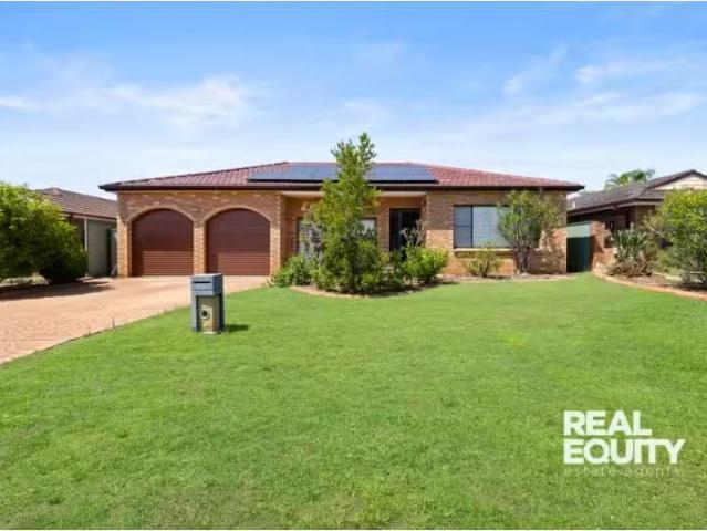 Rental! 4 BR 10 Banbury Crescent, CHIPPING NORTON House for re.