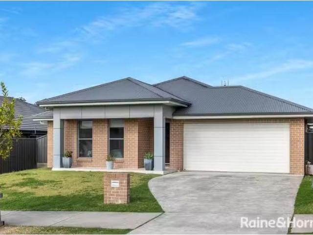 Rental! 4 BR 10 Fantail Street, SOUTH NOWRA House for rent Li.