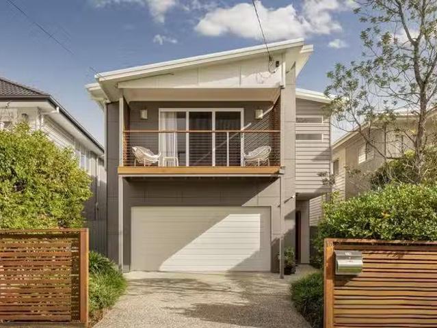 Cheap 4 BR 10 Helles Road, ENOGGERA, QLD 4051 House for Rent
