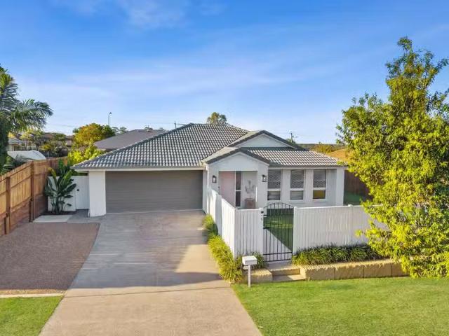 Deal! 4 BR 10 Paul Drive, REGENTS PARK, QLD 4118 House for R.