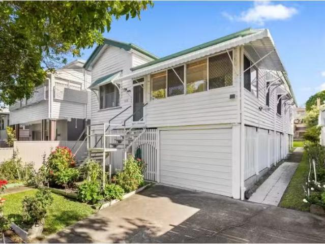Cozy 4 BR 110 Merthyr Road, NEW FARM House for rent Listed by.