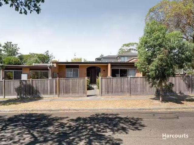 For Rent! 4 BR 118 Willow Bend, BULLEEN, VIC 3105 House for.