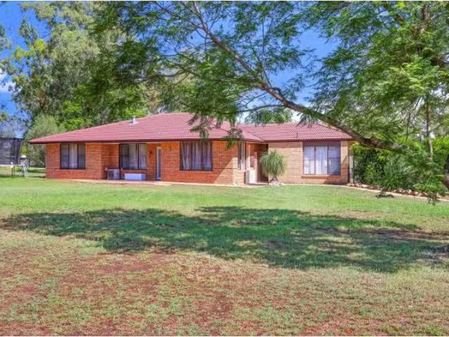 Cheap 4 BR 11 Moobi Road, Scone House for rent Listed by Prop.