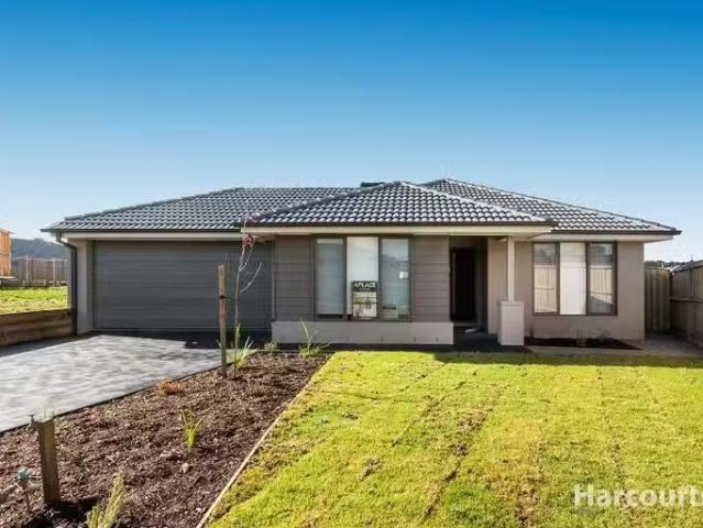 New 4 BR 11 Cyclops Street, Warragul, VIC 3820