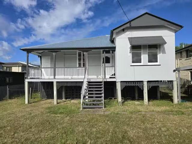 Rental! 4 BR 11 Lynne Grove Avenue, Corinda, QLD 4075