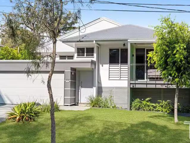 Charming 4 BR 11 Latina Avenue, Seven Hills, QLD 4170
