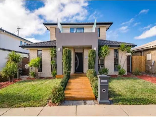 Deal! 4 BR 11 Patrick White Circuit, Franklin House for rent.