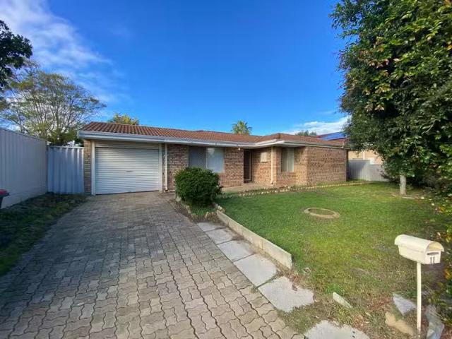 Cozy 4 BR 11 Snowberry Retreat, MIRRABOOKA, WA 6061 House fo.