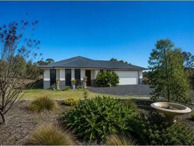 Unique 4 BR 1221 Goolma Road, Gulgong House for rent Listed b.