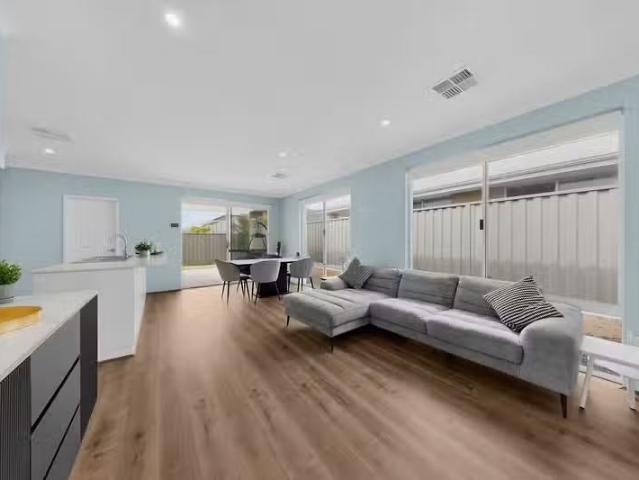 Cozy 4 BR 13 Cerulean Drive, EGLINTON, WA 6034 House for Rent