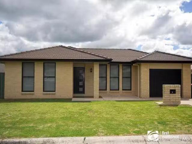 Unique 4 BR 1 Tennant Close, Mudgee, NSW 2850