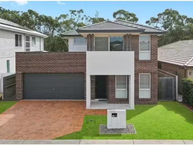 Cheap 4 BR 24 Parry Parade, Wyong House for rent Listed by Pr.