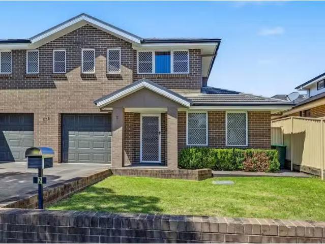 Cheap 4 BR 2/572 George Street, SOUTH WINDSOR Townhouse for re.