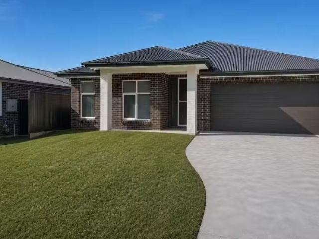 Unique 4 BR 25 Hellyer St, Wyee House for rent Listed by Pm T.