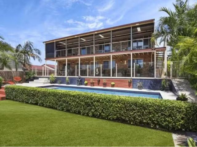 Charming 4 BR 25 Sierra Vista Boulevard, BILAMBIL HEIGHTS Hous.