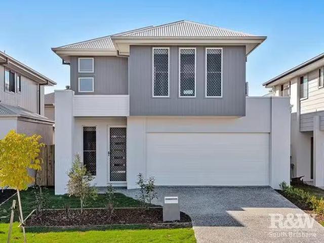Cozy 4 BR 26 Solo Street, Newport, QLD 4020