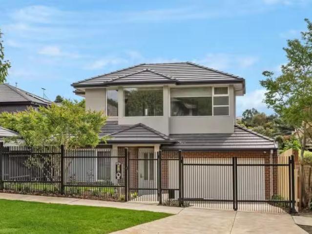 Rental! 4 BR 277A Balwyn Road, Balwyn North VIC 3104 Townhou.