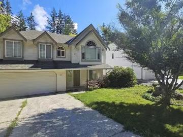 Cozy 4 BR 275 Forrest Crescent 1 275 Forrest Cres #1