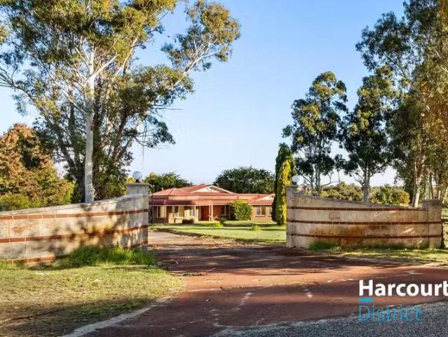 Unique 4 BR 27 Stoney Road, GNANGARA, WA 6077 House for Rent