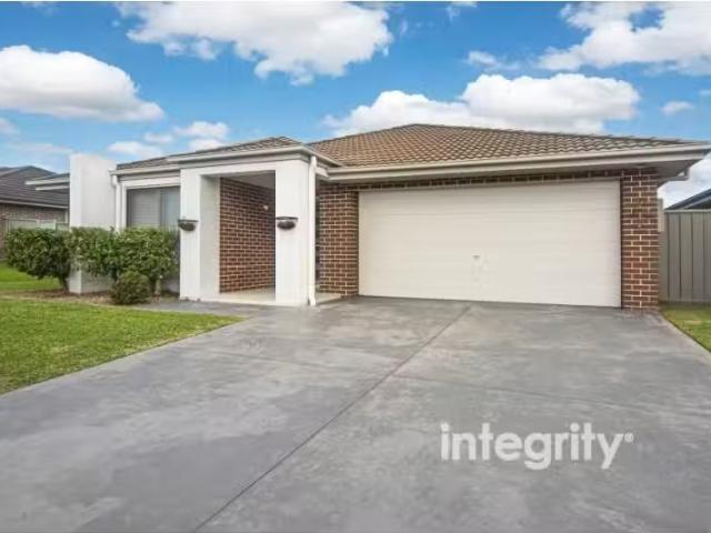 Deal! 4 BR 27 Terralla Grove, South Nowra House for rent List.