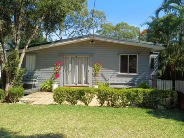 For Rent! 4 BR 29 Violet Street, Everton Hills, QLD 4053