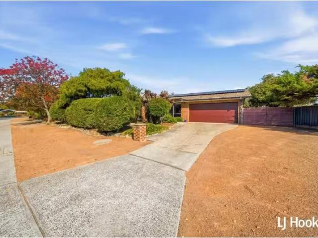 Unique 4 BR 20 Ennor Crescent, FLOREY House for rent Listed b.