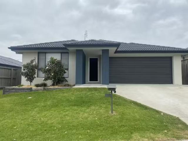 Rental! 4 BR 20 Paradise Street, GILLIESTON HEIGHTS House for.