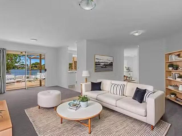Deal! 4 BR 21 Placid Court, Varsity Lakes, QLD 4227