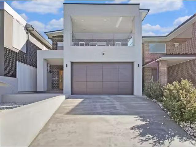 Rental! 4 BR 228 William Street, Yagoona House for rent Liste.