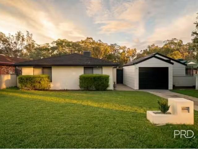 Cheap 4 BR 22 Bandera Ave, Glenfield Park House for rent List.
