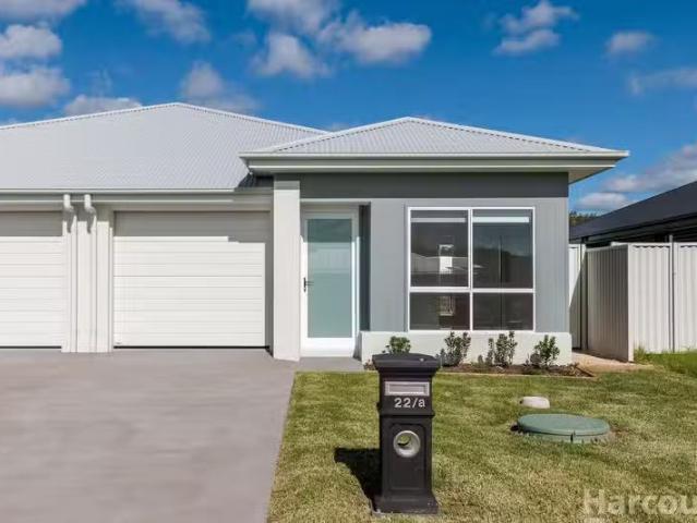 Deal! 4 BR 22a Fitzroy Street, South West Rocks, NSW 2431 Ho.