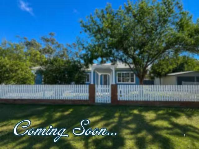 For Rent! 4 BR 23 Burigal Street, NARRABRI House for rent Lis.