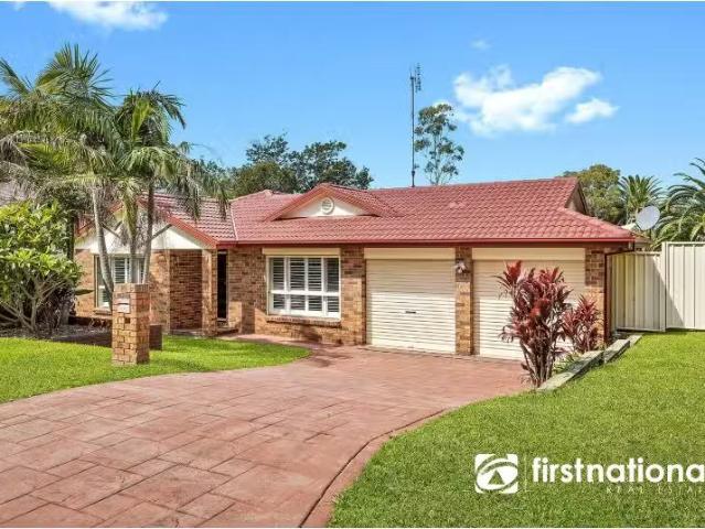 Cozy 4 BR 23 Carlon Cres, Farmborough Heights House for rent.