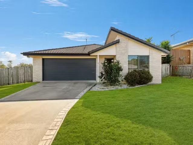 Unique 4 BR 2 Grammar Close, GYMPIE, QLD 4570 House for Rent