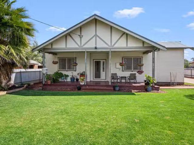 Charming 4 BR 35 Burkett Drive, Hannans, WA 6430