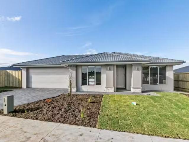 Just in! 4 BR 32 Bailey Drive, WARRAGUL, VIC 3820 House for.