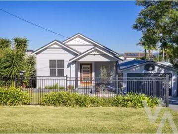 Charming 4 BR 32 Speers Street, Speers Point House for rent L.